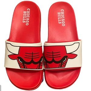 Chicago Bulls Sliders NBA Big Kids size 4